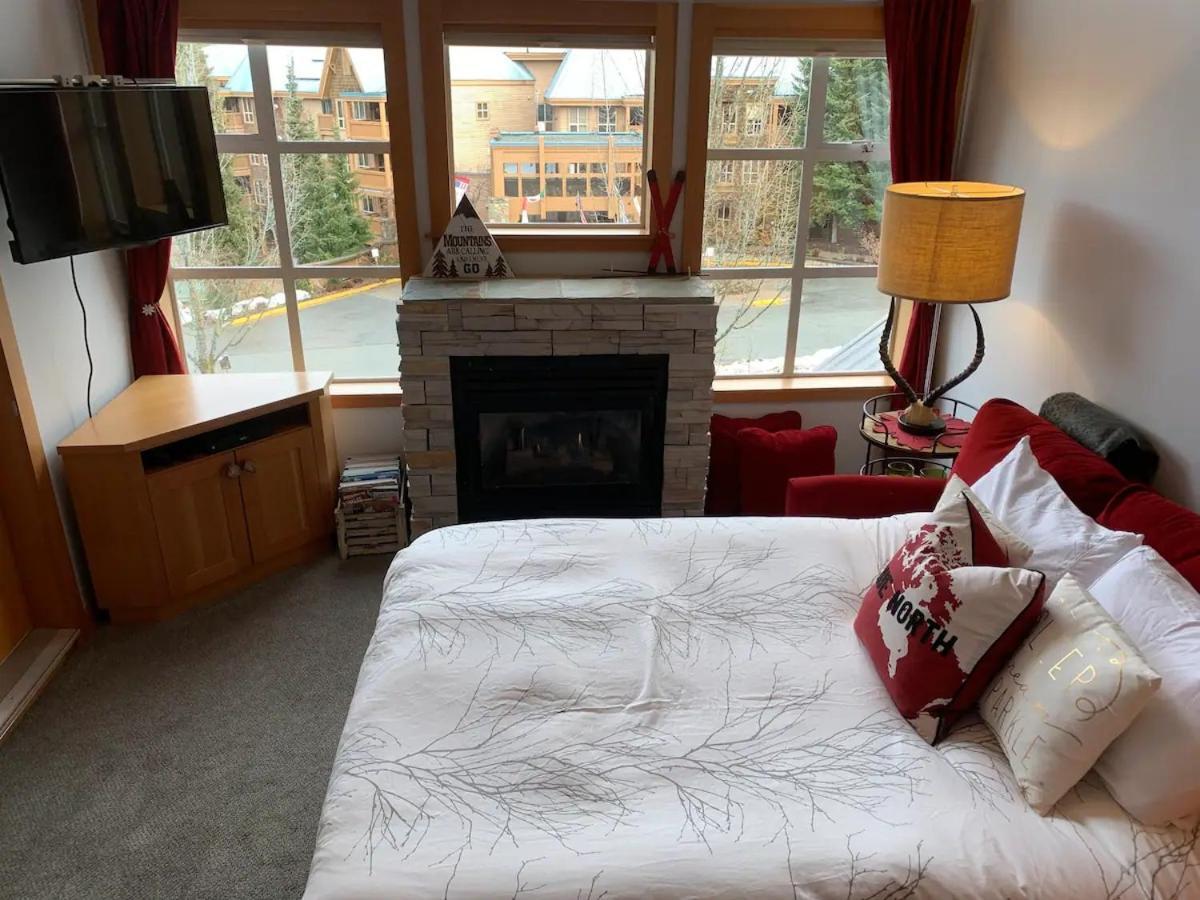 Stunning 2Br W Pool, Hot Tub Walk To Everything! Whistler Exterior foto