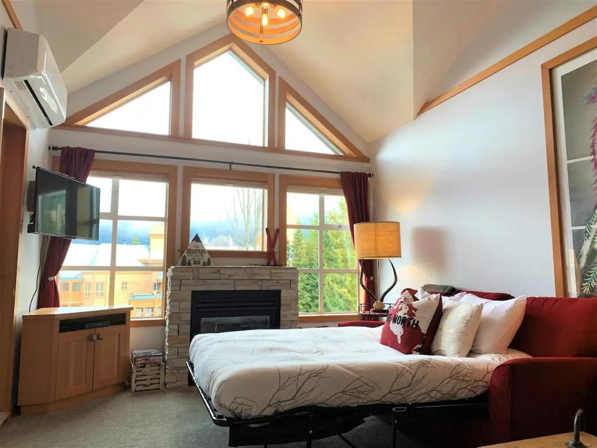 Stunning 2Br W Pool, Hot Tub Walk To Everything! Whistler Exterior foto